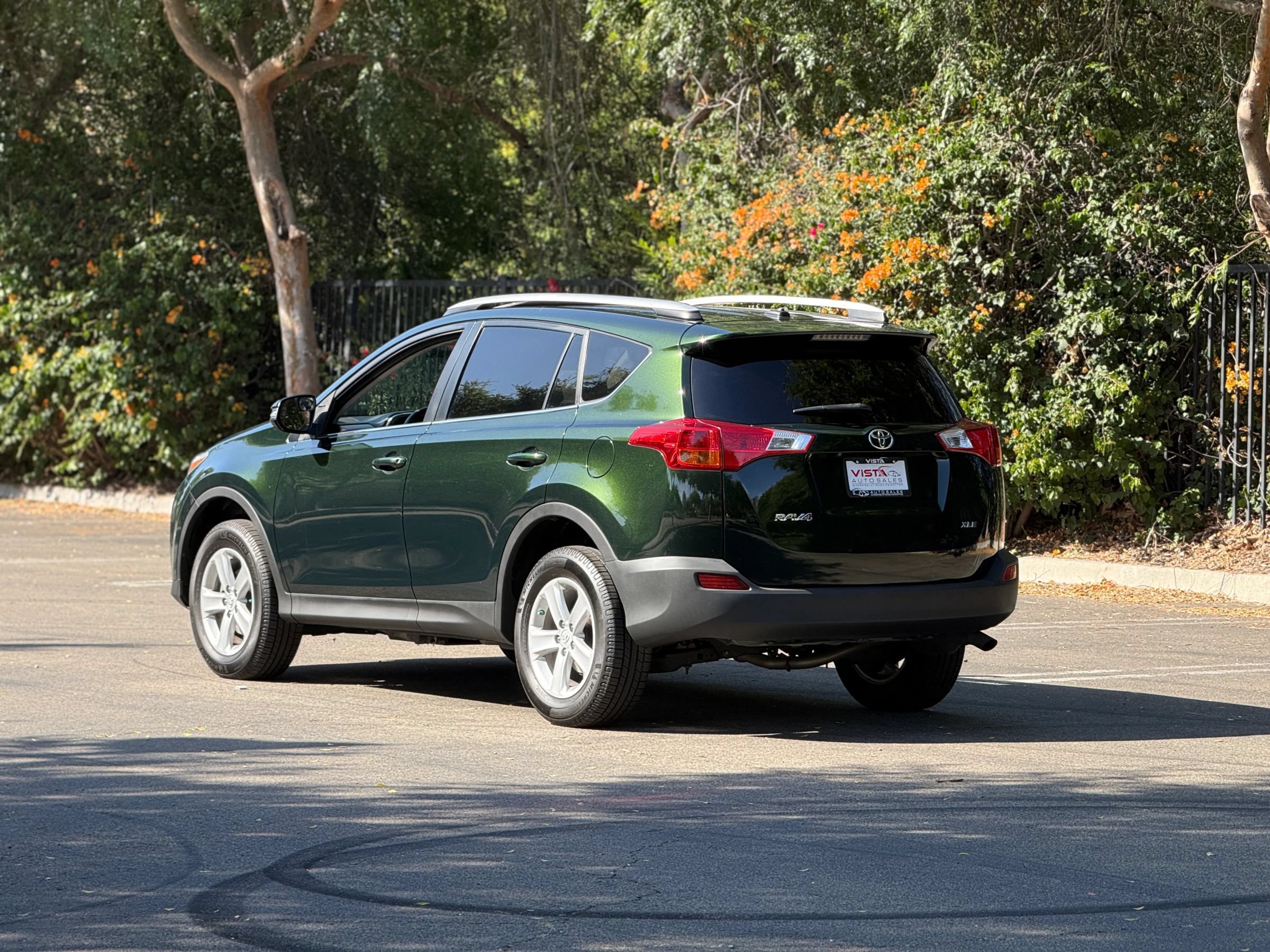 Used 2013 Toyota RAV4 XLE FWD image 5