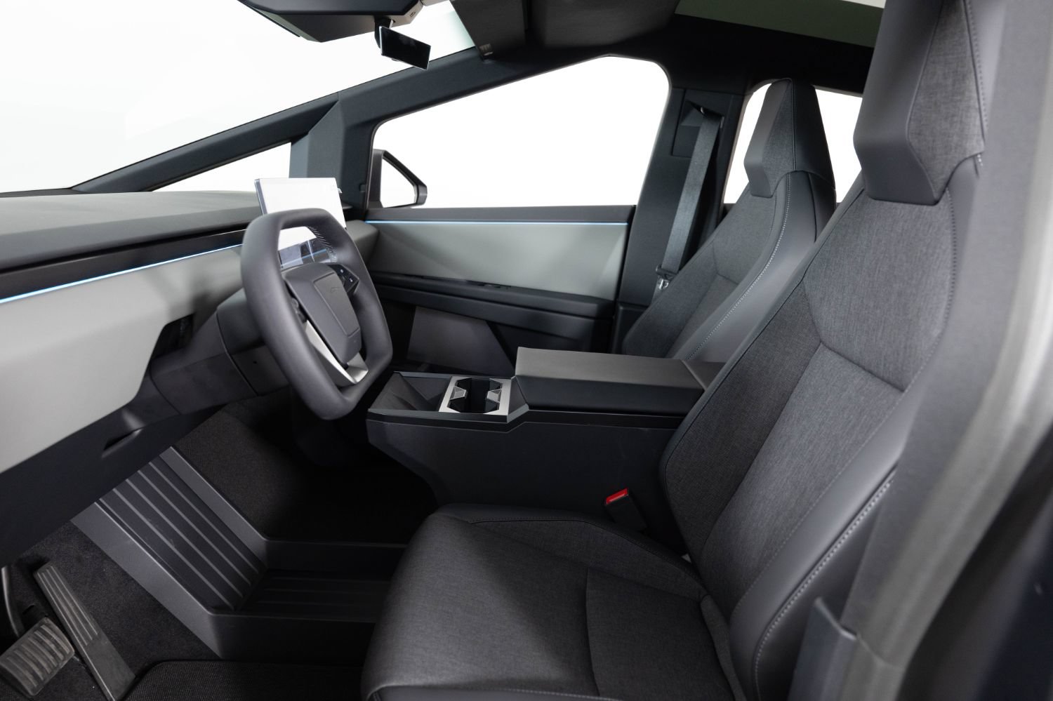 Used 2026 Tesla Cybertruck AWD Crew Cab image 14