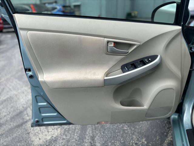 Used 2015 Toyota Prius Three image 16