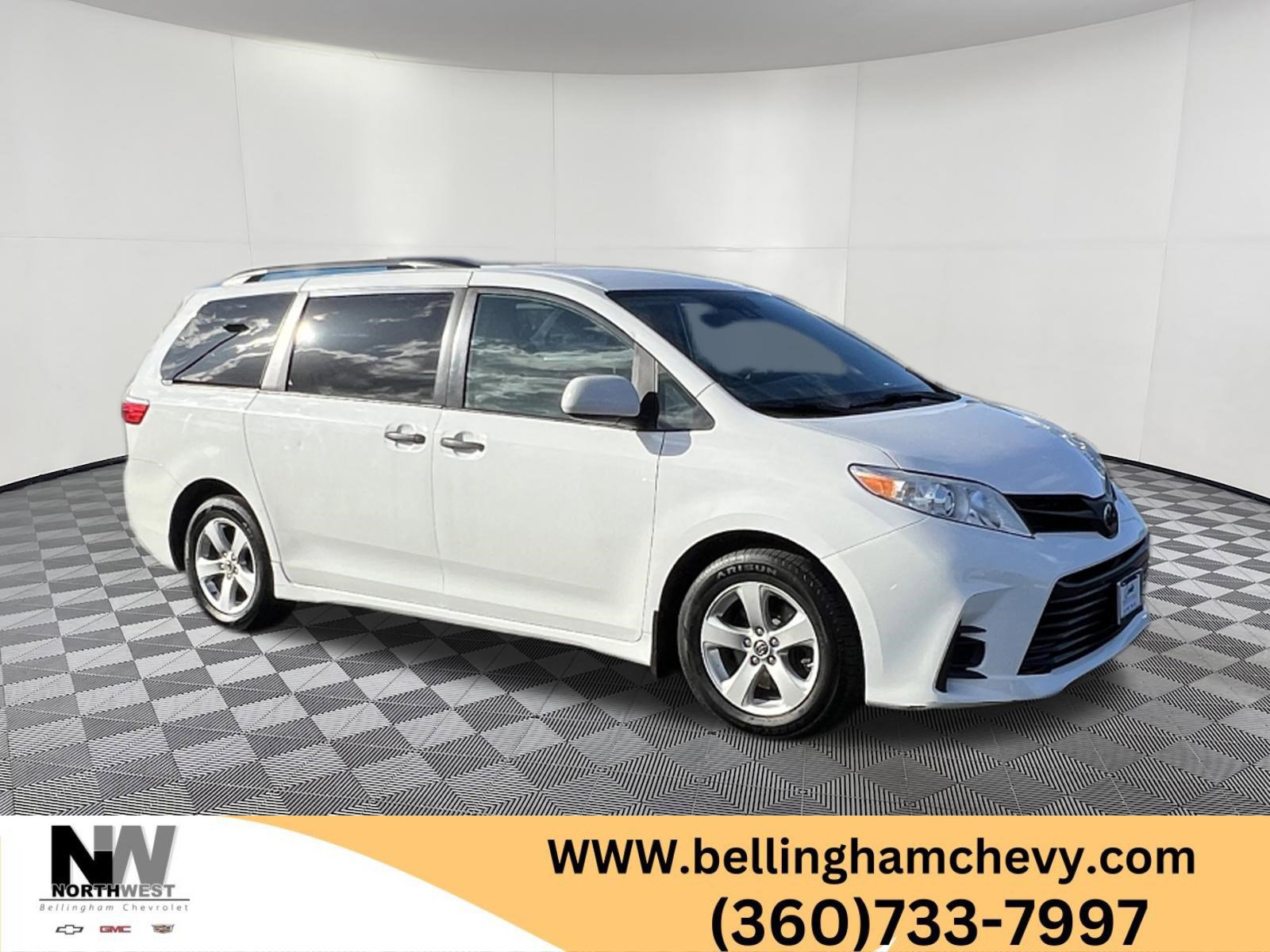 Used 2020 Toyota Sienna L FWD image 1