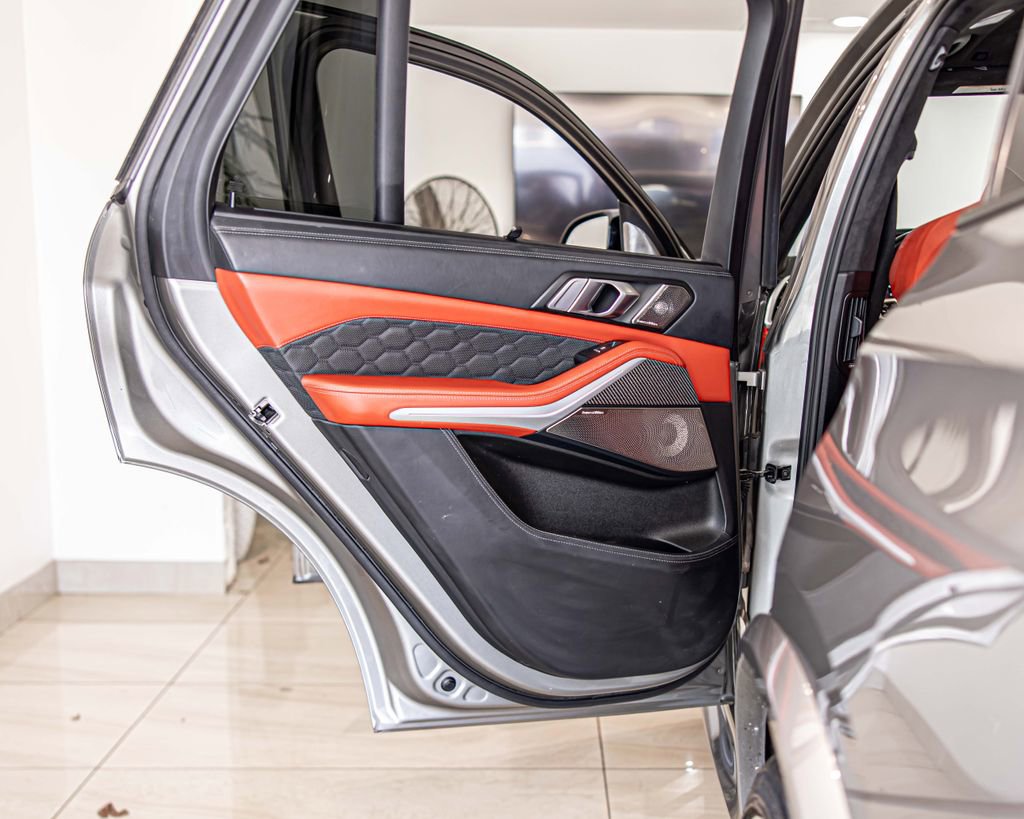 Used 2022 BMW X5 M Competition image 37