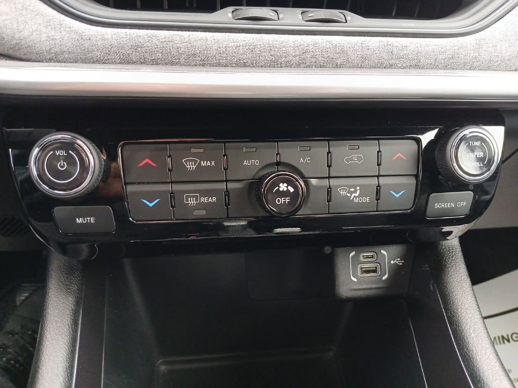 Used 2023 Jeep Compass Latitude w/ Convenience Group image 15