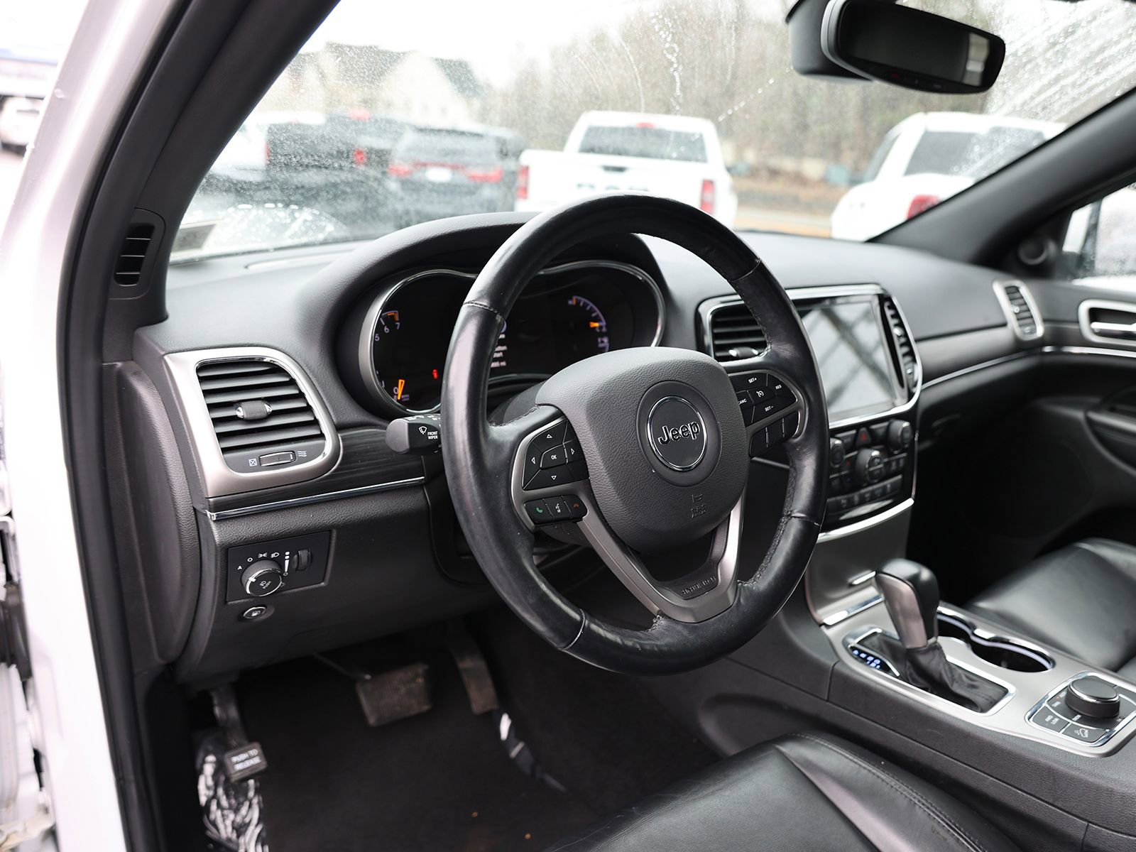 Used 2022 Jeep Grand Cherokee Limited image 18