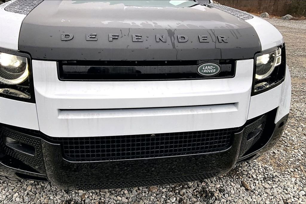 Used 2022 Land Rover Defender 90 Carpathian Edition image 25