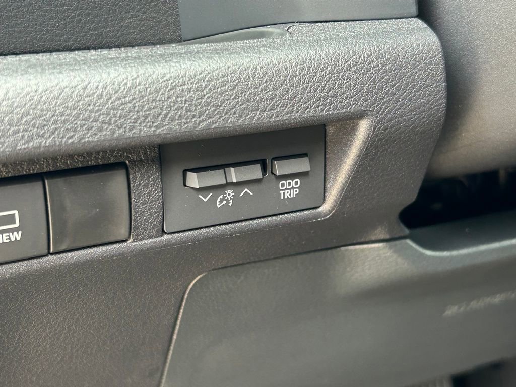 New 2026 Toyota Sienna Platinum image 35