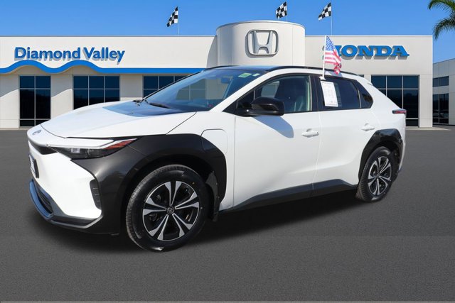 Used 2023 Toyota bZ4X XLE image 3