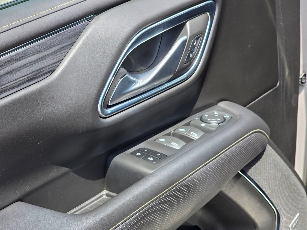 Used 2023 GMC Yukon SLT AWD/4WD image 40