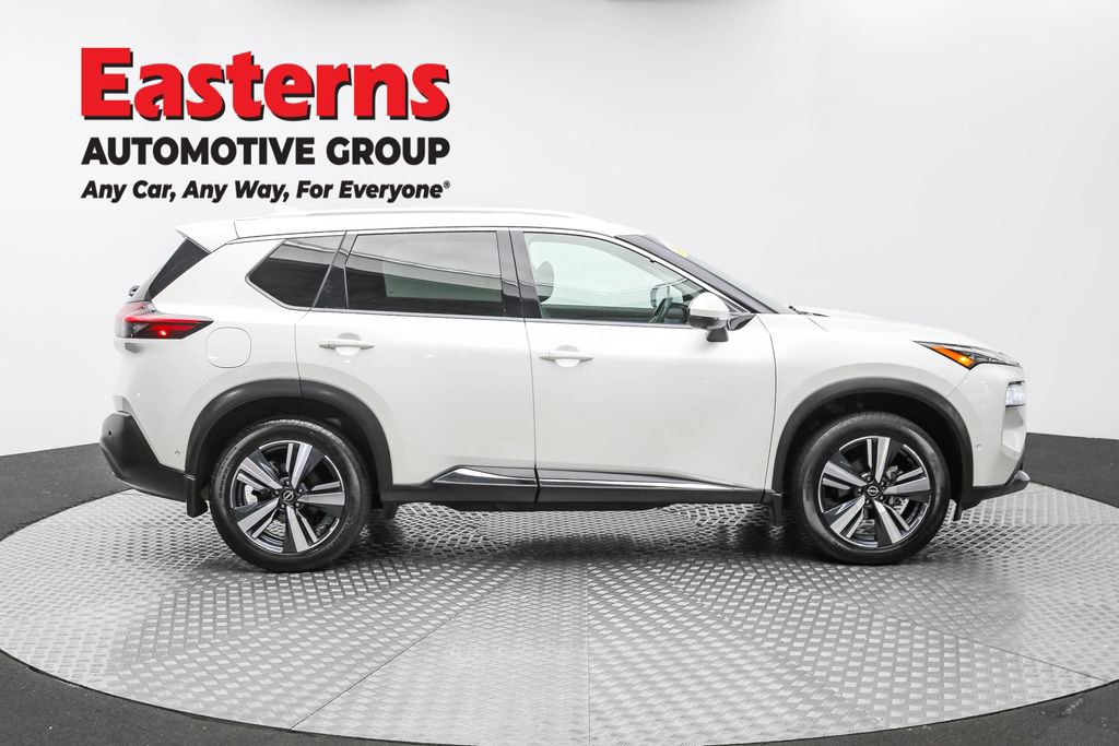 Used 2022 Nissan Rogue SL w/ SL Premium Package image 4