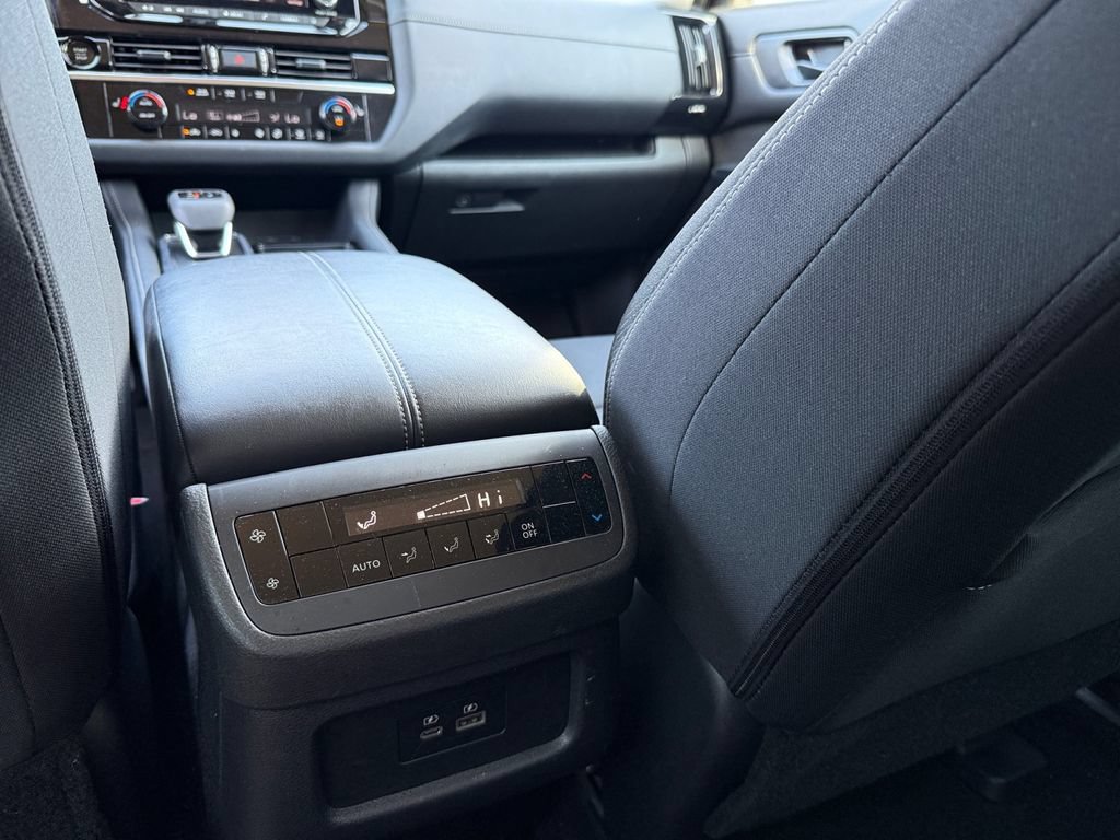 Used 2025 Nissan Pathfinder SV AWD/4WD image 24