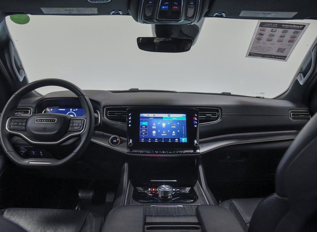 Used 2024 Jeep Wagoneer L Series II w/ Flexible Seating Group image 34