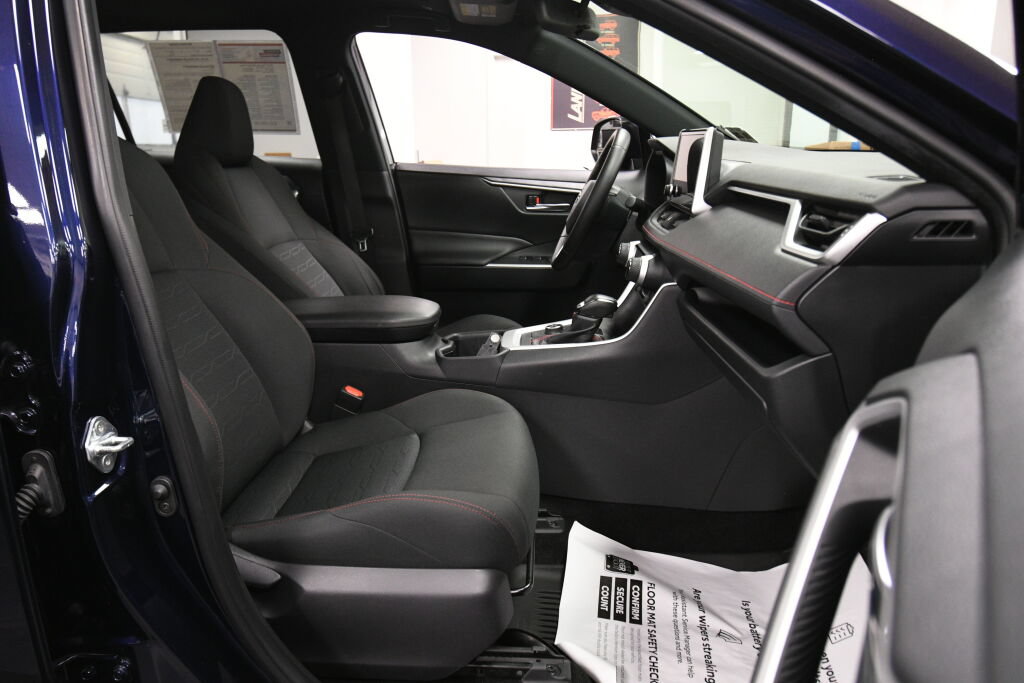 Used 2023 Toyota RAV4 SE w/ Weather & Moonroof Package AWD/4WD image 27
