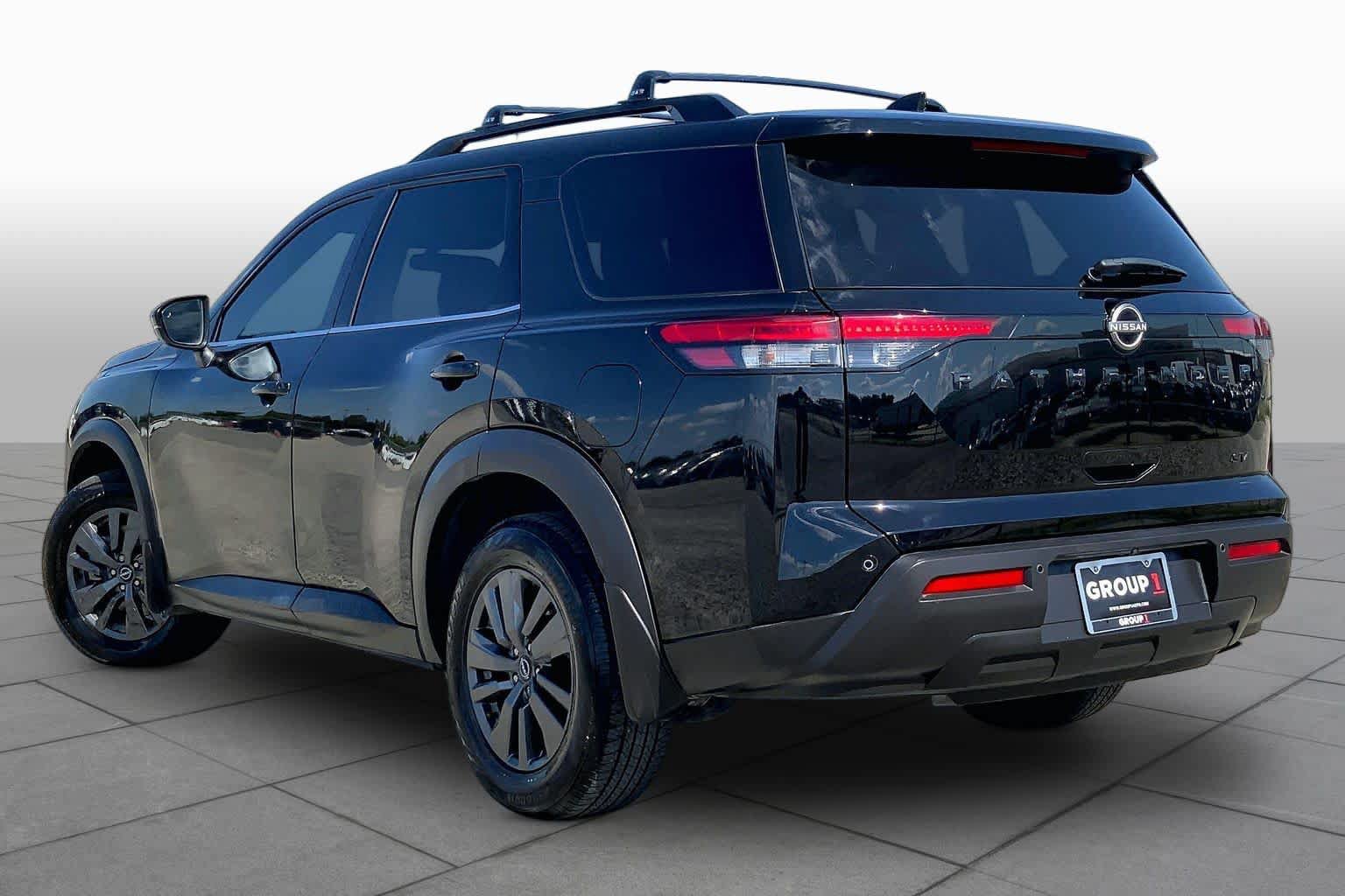 Used 2022 Nissan Pathfinder SV FWD image 12