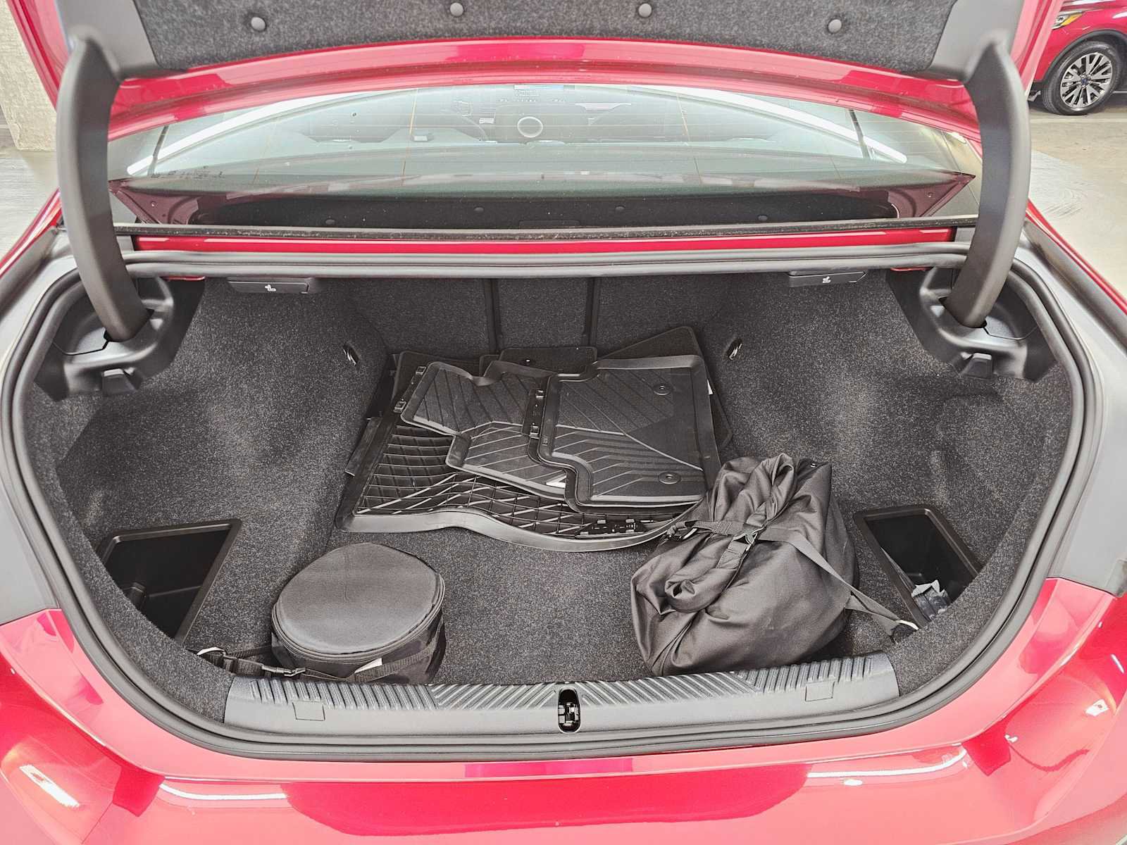 New 2026 BMW 550e xDrive w/ Premium Package image 28