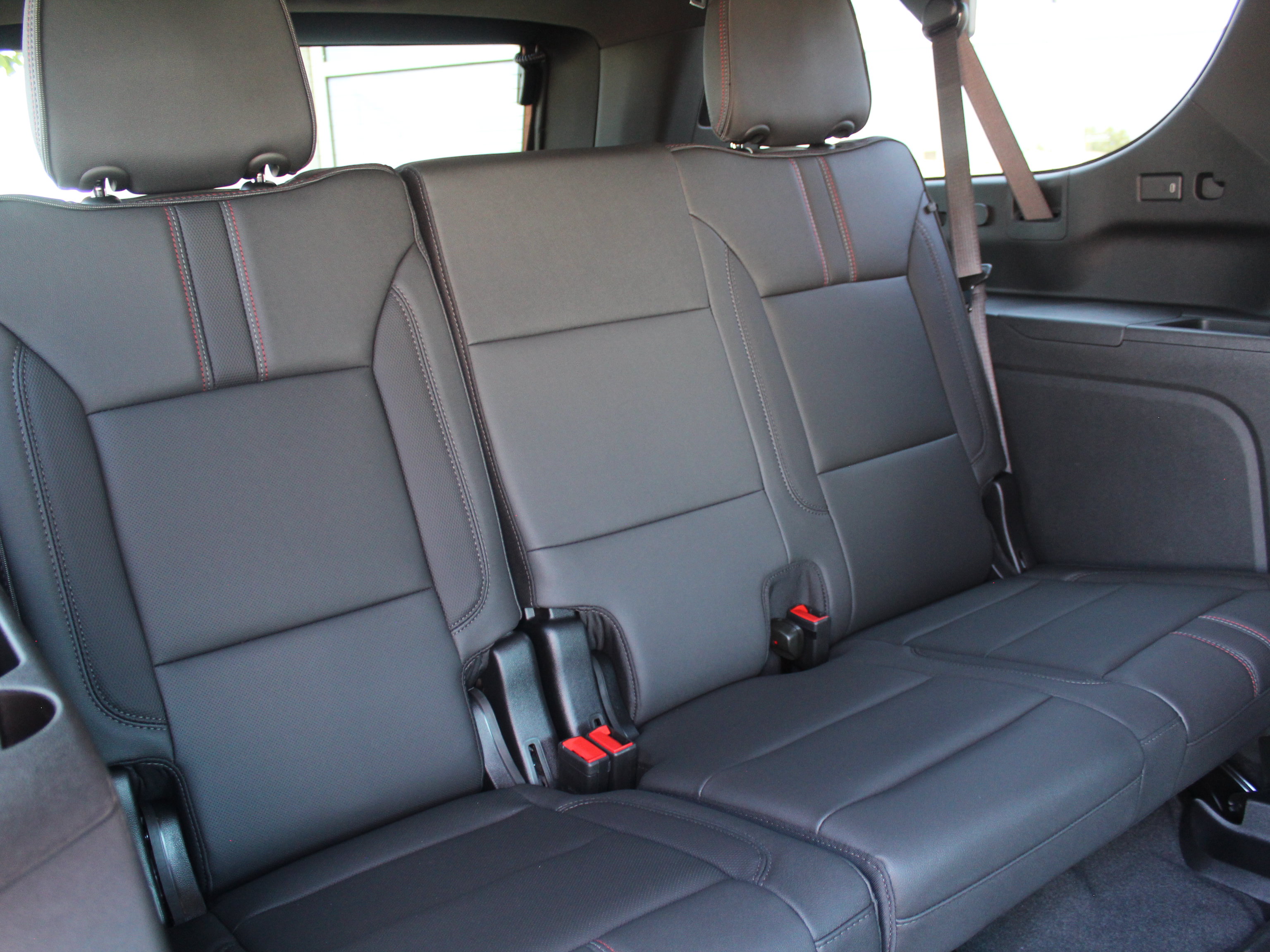 New 2026 Chevrolet Suburban RST AWD/4WD image 19