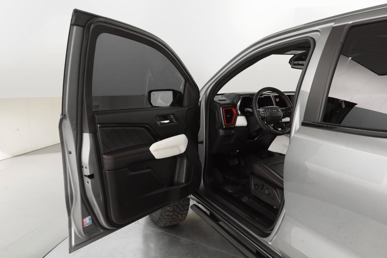 Used 2023 GMC Canyon AT4X AWD/4WD image 11