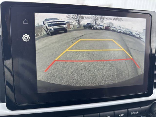 Used 2022 Hyundai Venue Limited image 19