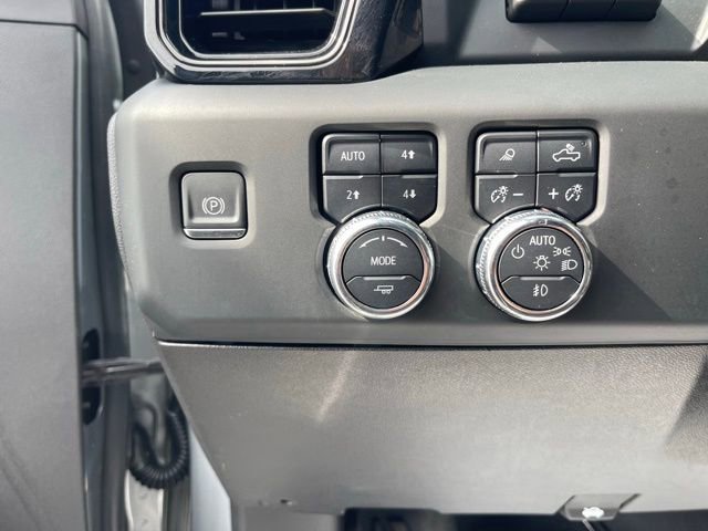 Used 2024 GMC Sierra 3500 AT4 w/ AT4 Premium Plus Package image 13