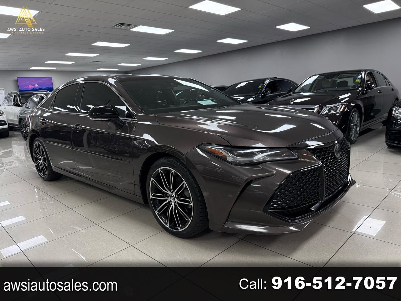Used 2019 Toyota Avalon Touring w/ Advanced Safety Package image 1