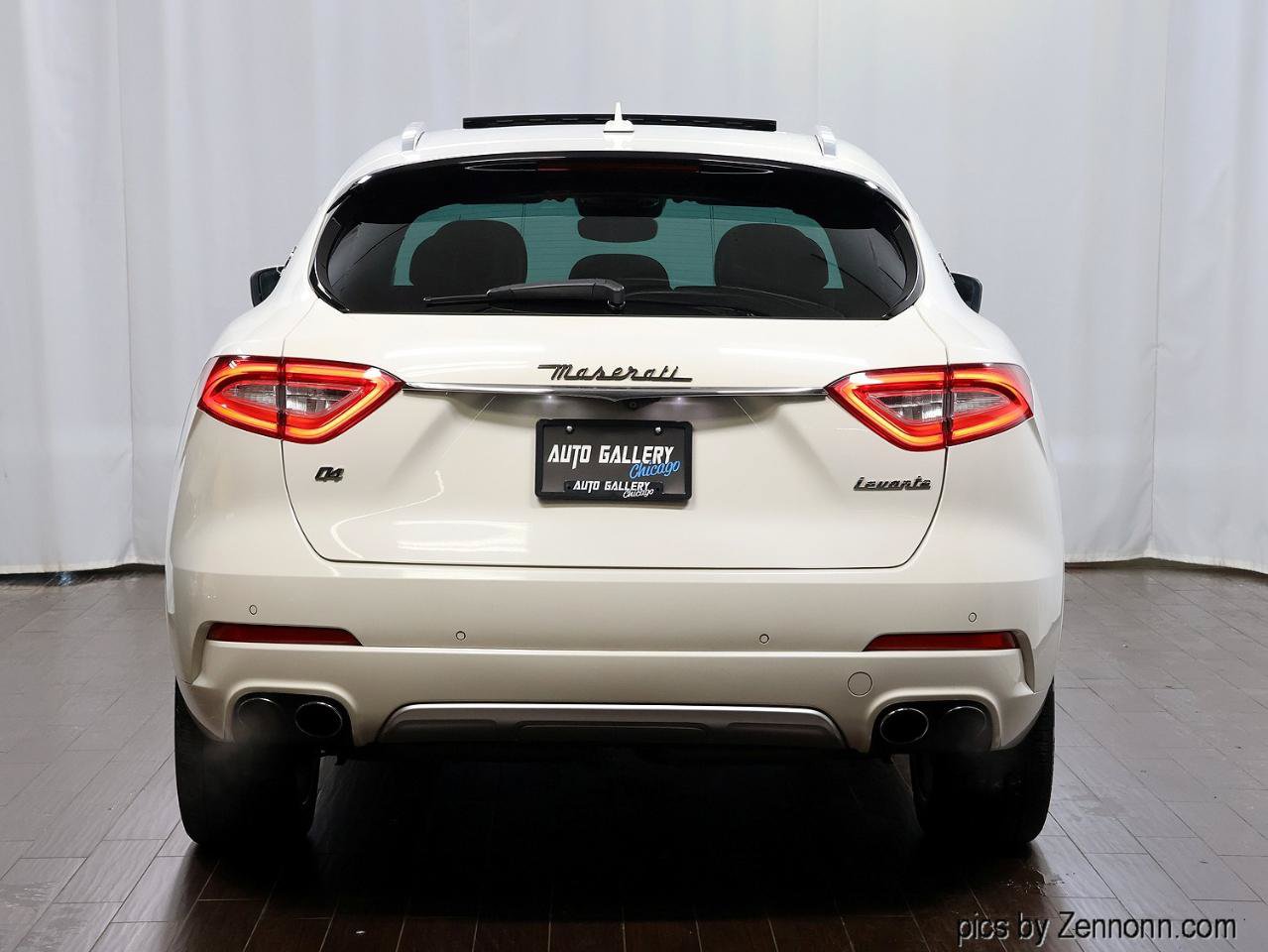 Used 2018 Maserati Levante GranLusso AWD/4WD image 7