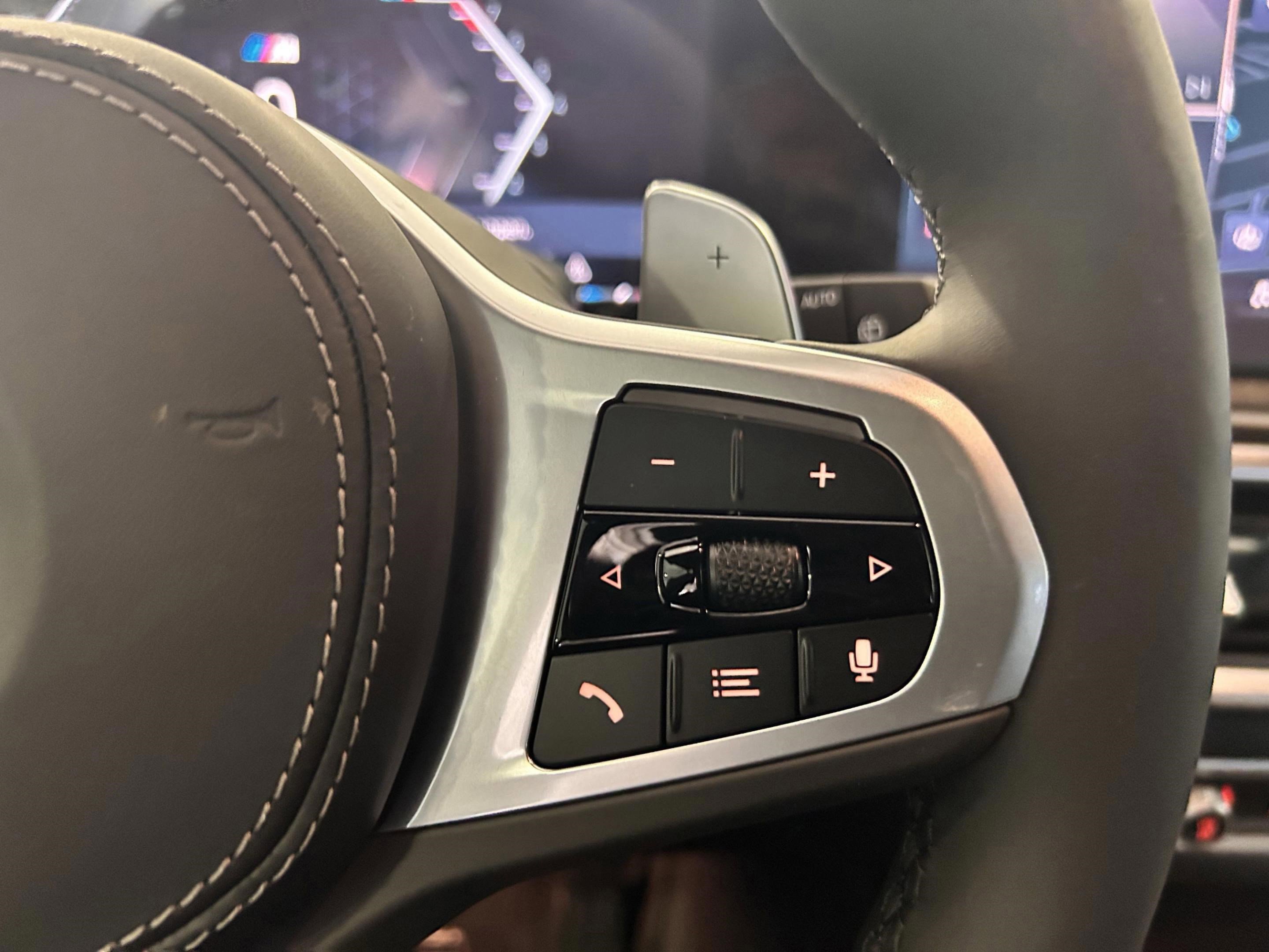 Used 2026 BMW X5 xDrive40i w/ M Sport Package image 11