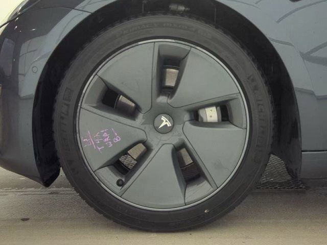 Used 2021 Tesla Model 3 Standard Range Plus image 22