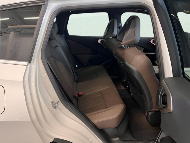 Used 2025 BMW X3 xDrive30i image 9