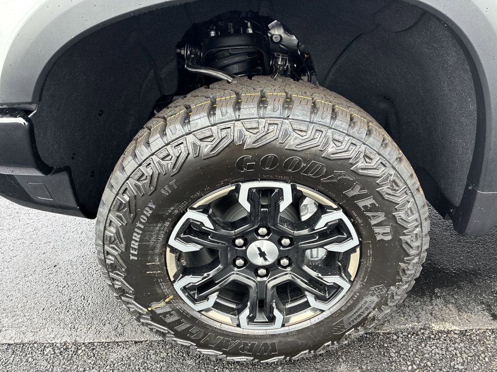 New 2026 Chevrolet Silverado 1500 ZR2 image 10