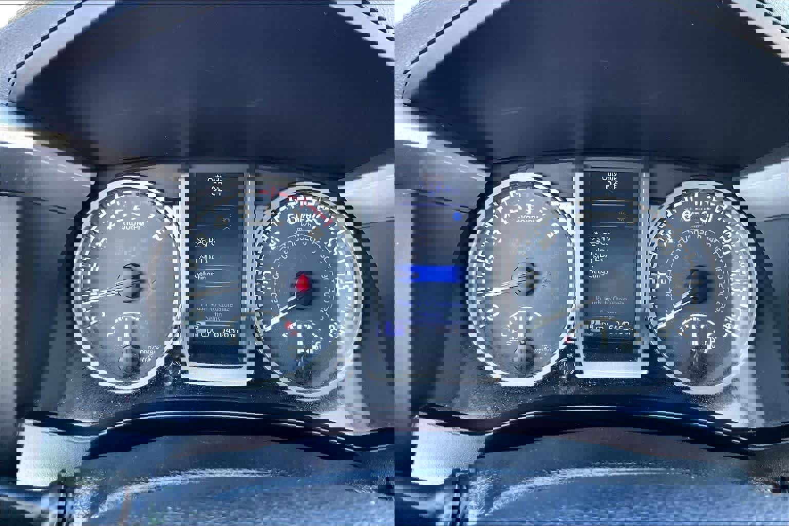 Used 2018 Toyota Tacoma SR5 w/ SR5 Appearance Package (SM) image 24