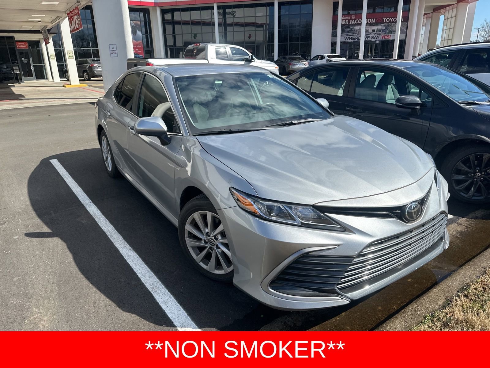 Used 2023 Toyota Camry LE image 2