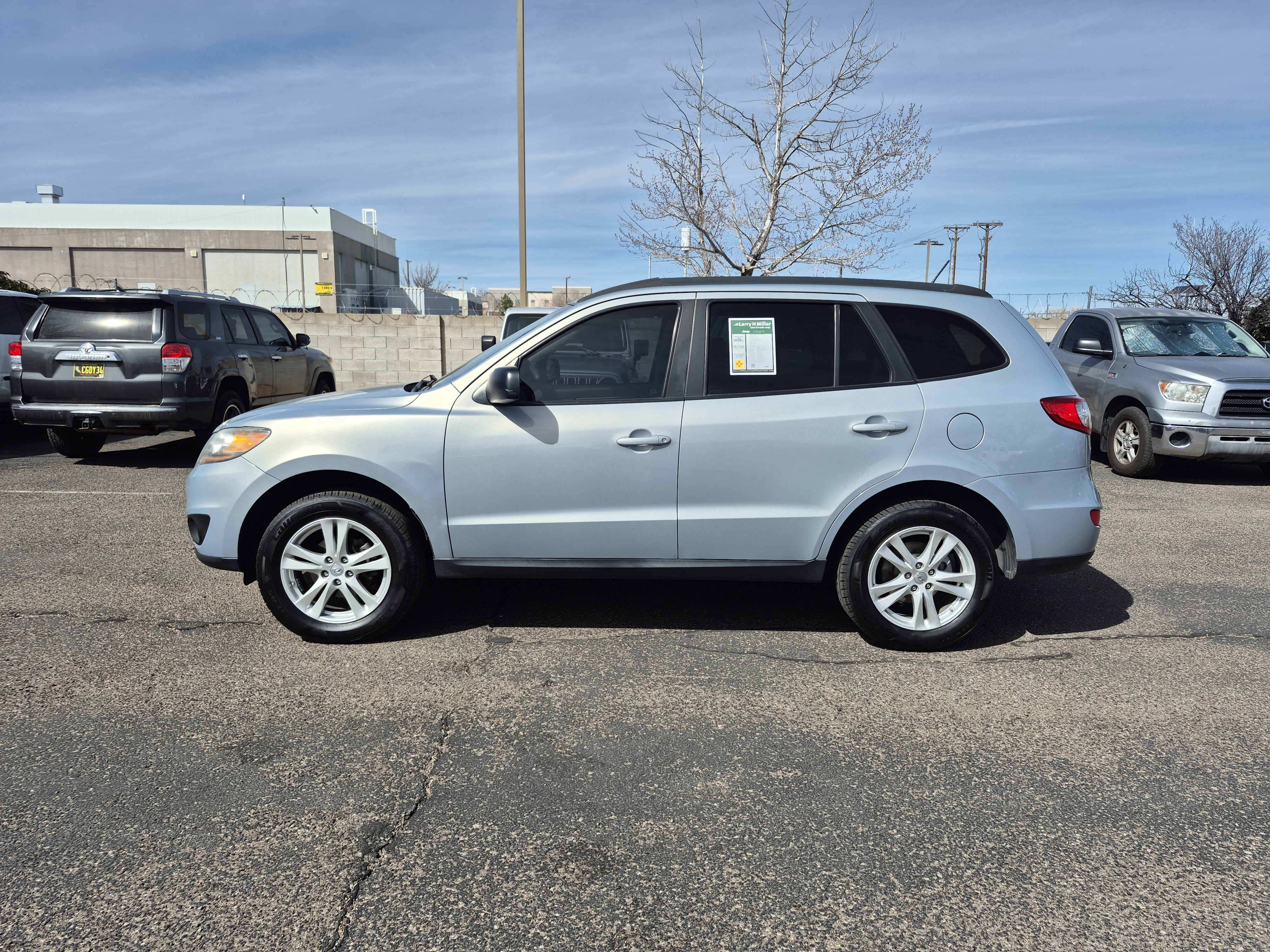 Used 2010 Hyundai Santa Fe GLS w/ Summer Event Pkg 21 image 4