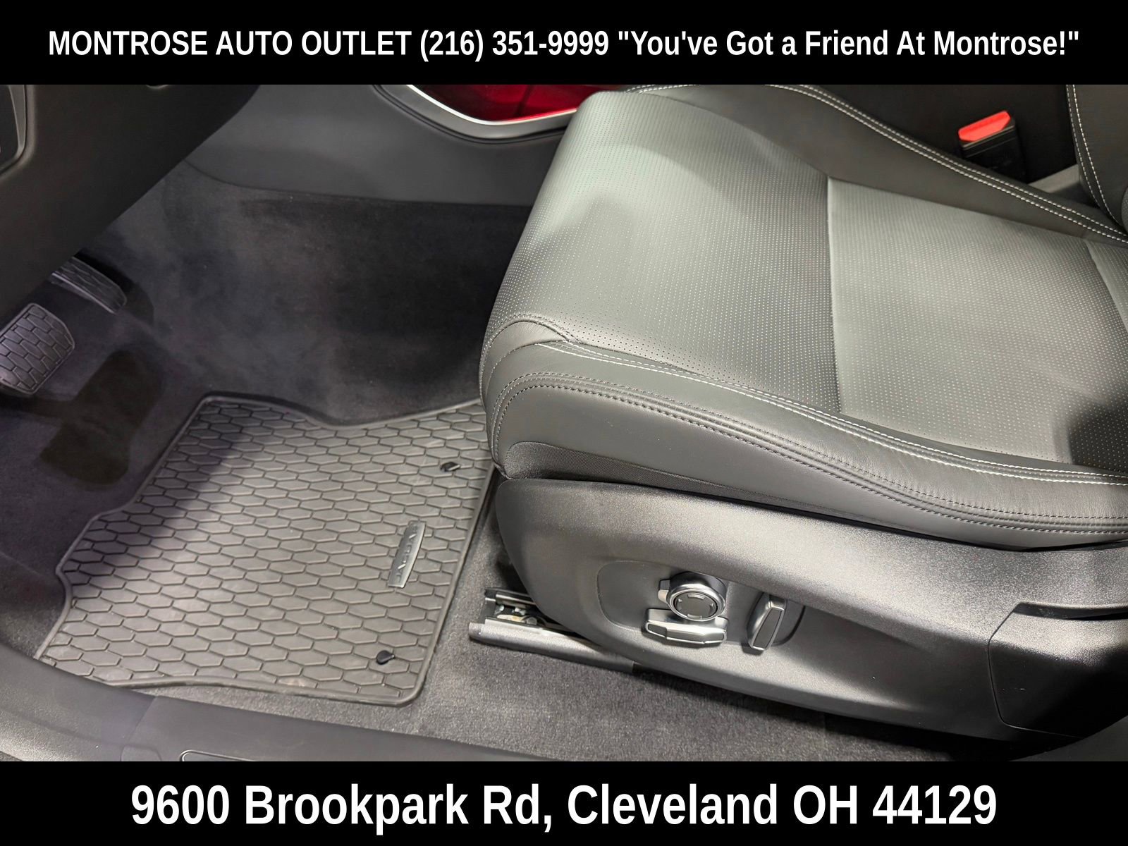 Used 2024 Jaguar F-PACE R-Dynamic S image 15