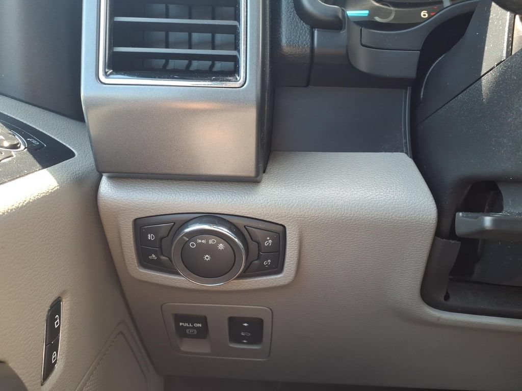 Used 2020 Ford F150 XLT w/ Equipment Group 302A Luxury AWD/4WD image 13