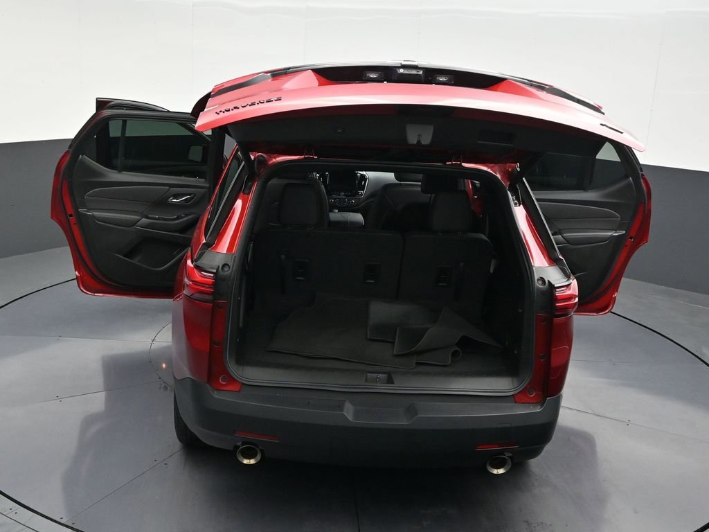 Used 2023 Chevrolet Traverse RS image 36