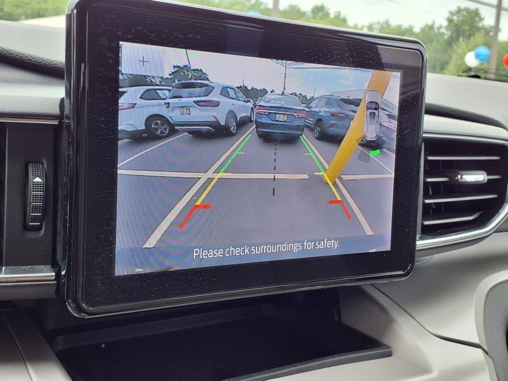 Certified 2023 Ford Explorer XLT w/ Equipment Group 202A image 9