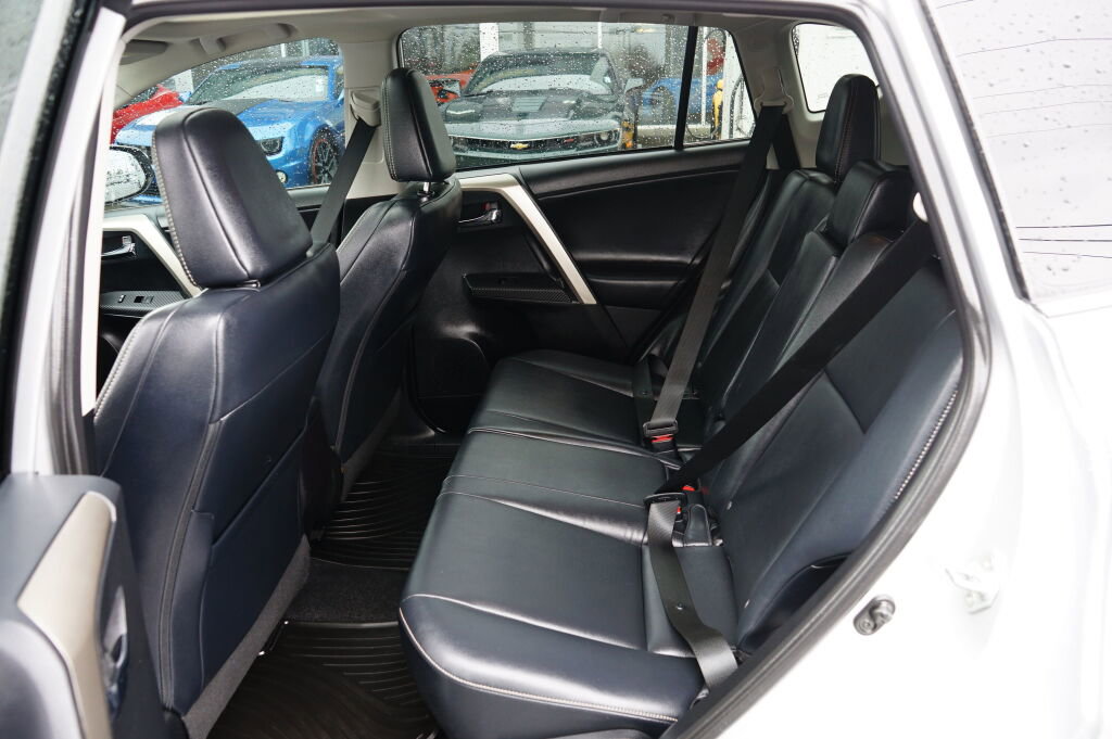 Used 2014 Toyota RAV4 Limited w/ Technology Package image 18