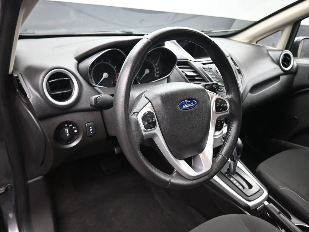 Used 2016 Ford Fiesta SE image 12