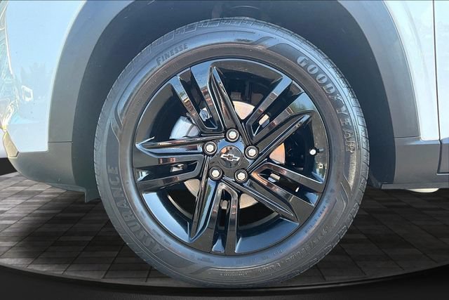 Used 2025 Chevrolet Trax ACTIV w/ Sunroof Package FWD image 33