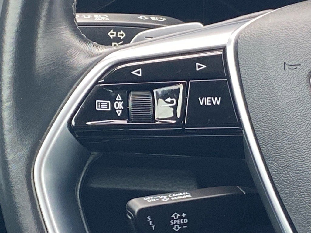 Used 2022 Audi e-tron Premium image 8