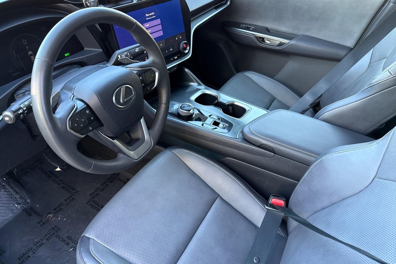 Used 2023 Lexus RZ 450e Premium w/ Technology Package image 4