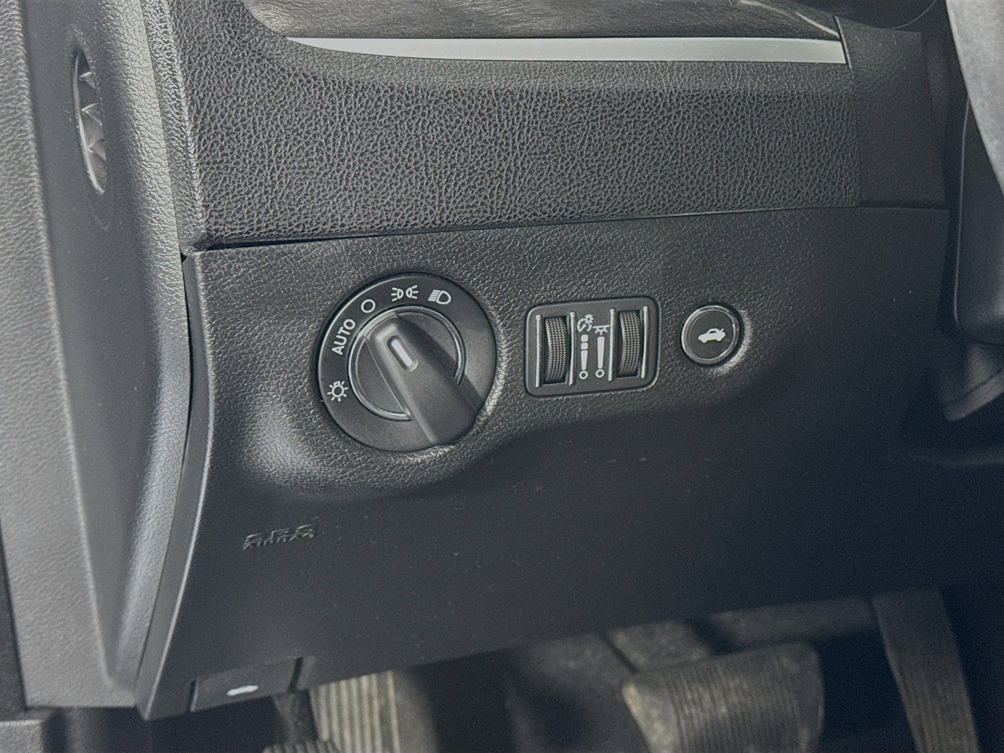 Used 2021 Chrysler 300 Touring w/ Sport Appearance Package image 10