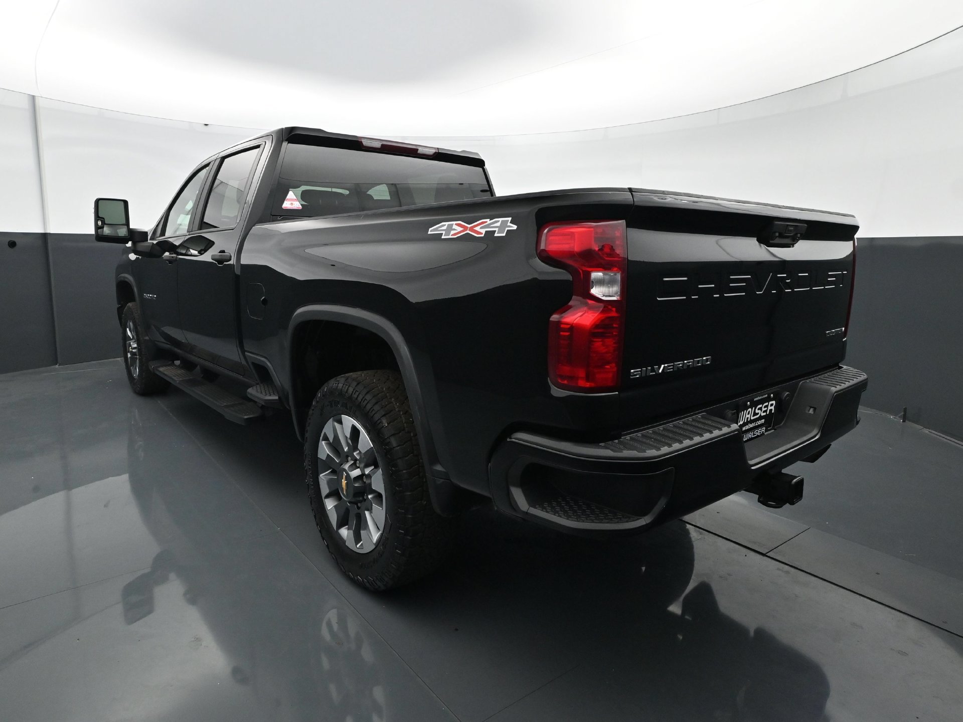Used 2022 Chevrolet Silverado 2500 Custom w/ Custom Value Package AWD/4WD image 5