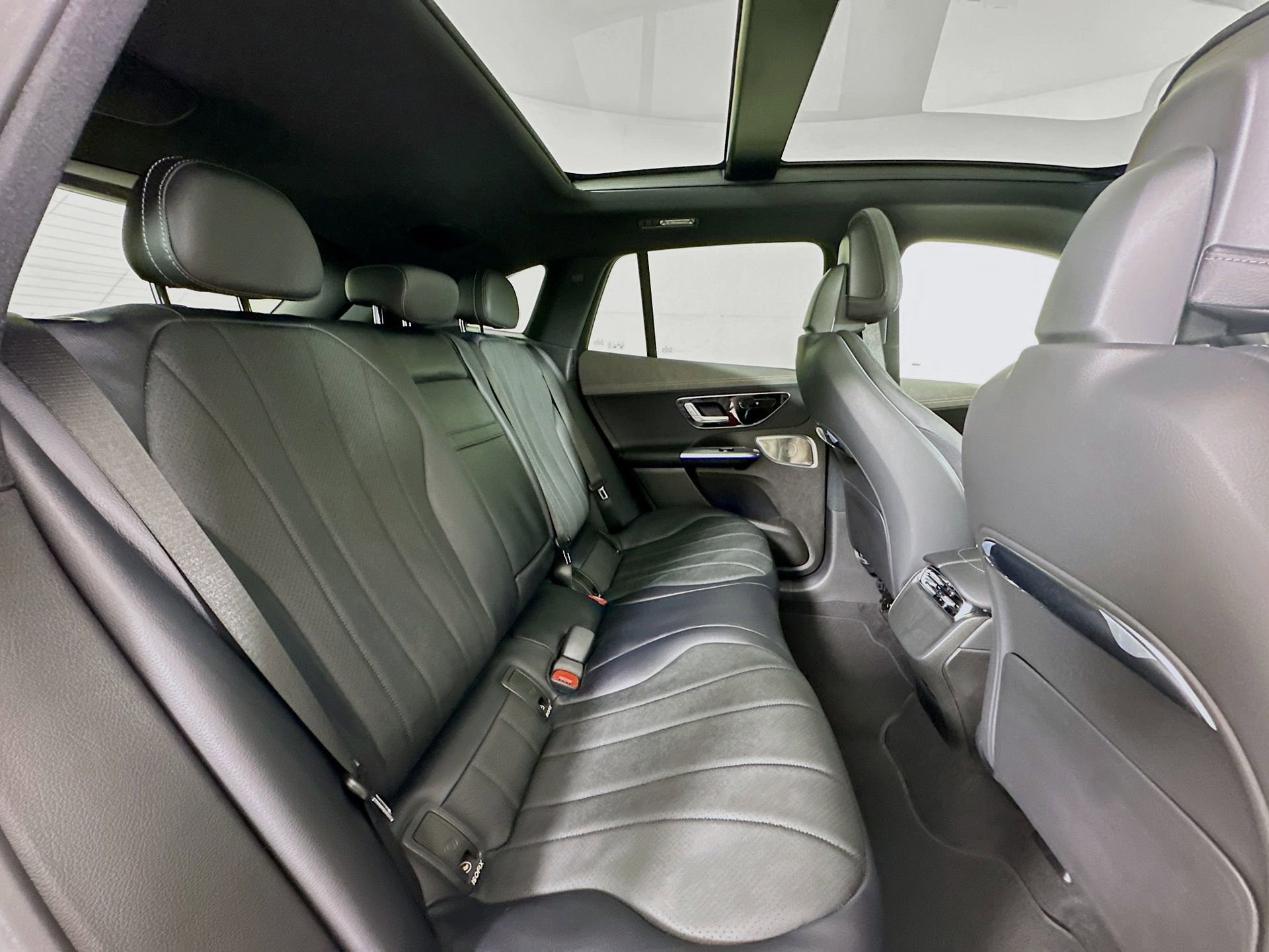 New 2026 Mercedes-Benz EQE 320 4MATIC SUV image 30