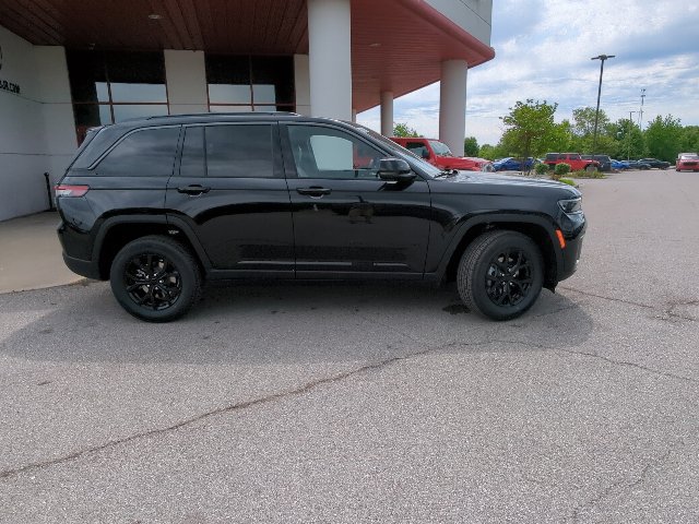 New 2026 Jeep Grand Cherokee Altitude AWD/4WD image 35