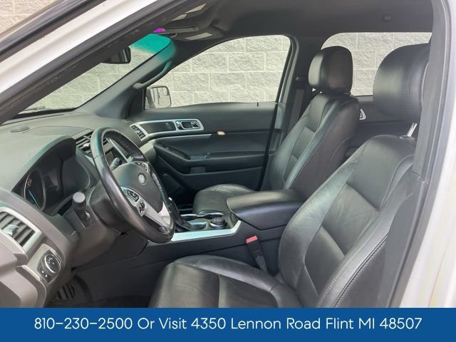 Used 2015 Ford Explorer XLT w/ Equipment Group 202B AWD/4WD image 14