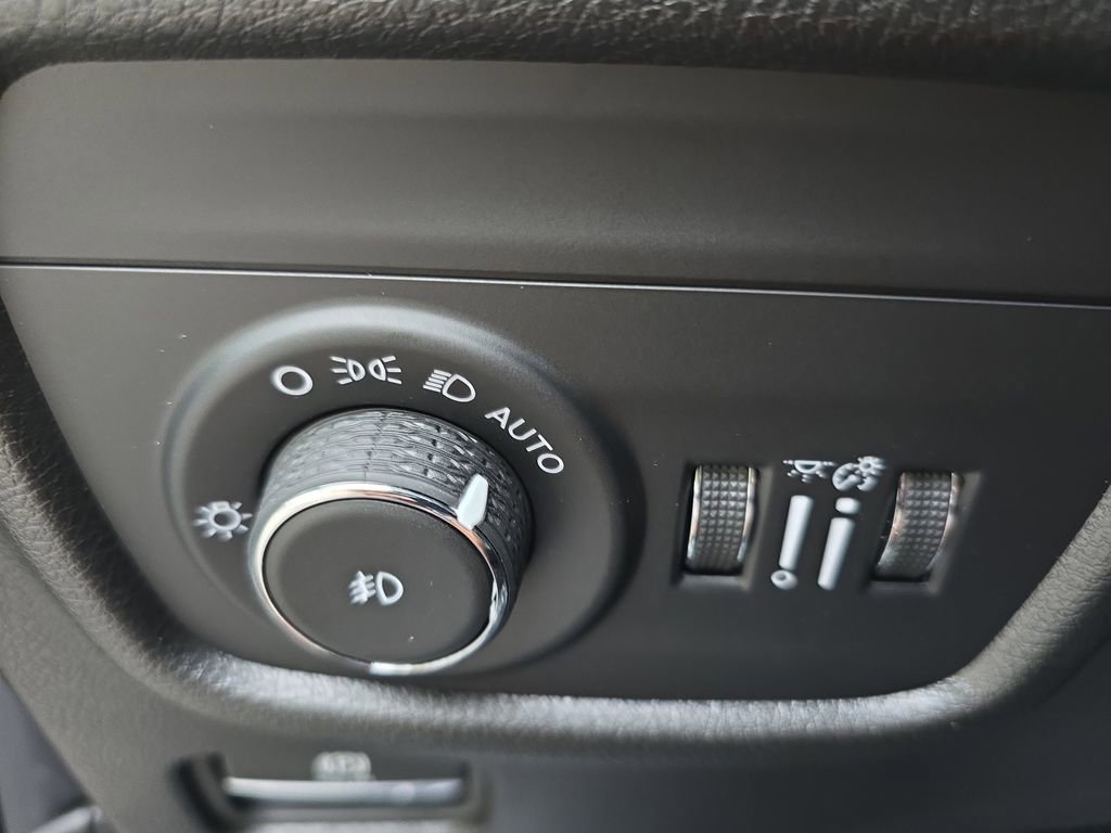 New 2025 Jeep Grand Cherokee L Limited image 27