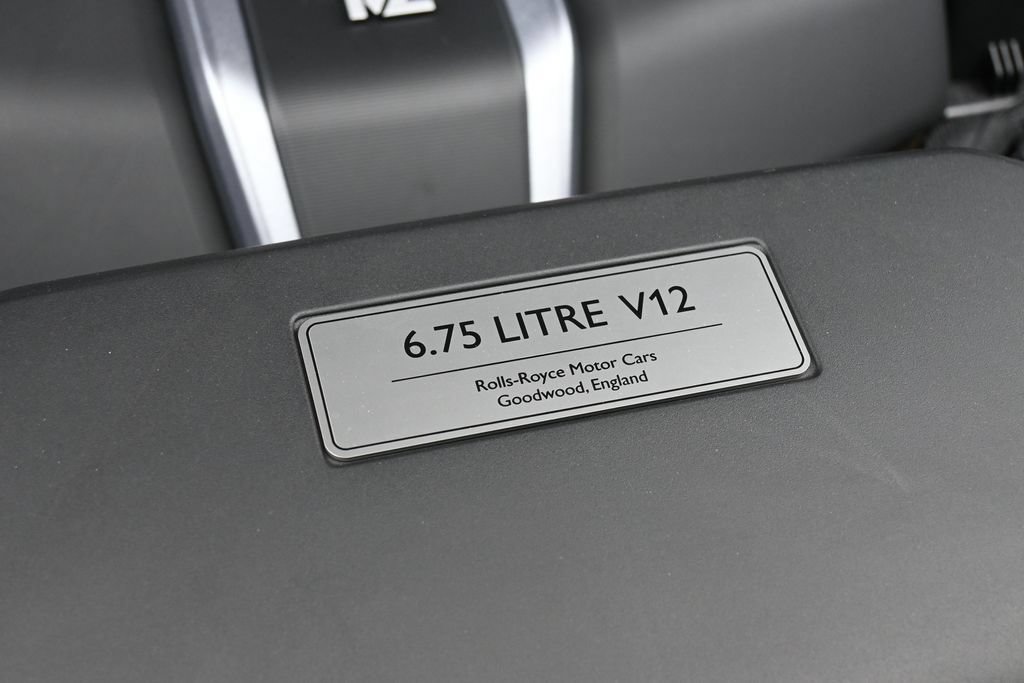 Certified 2024 Rolls-Royce Cullinan Black Badge AWD/4WD image 38