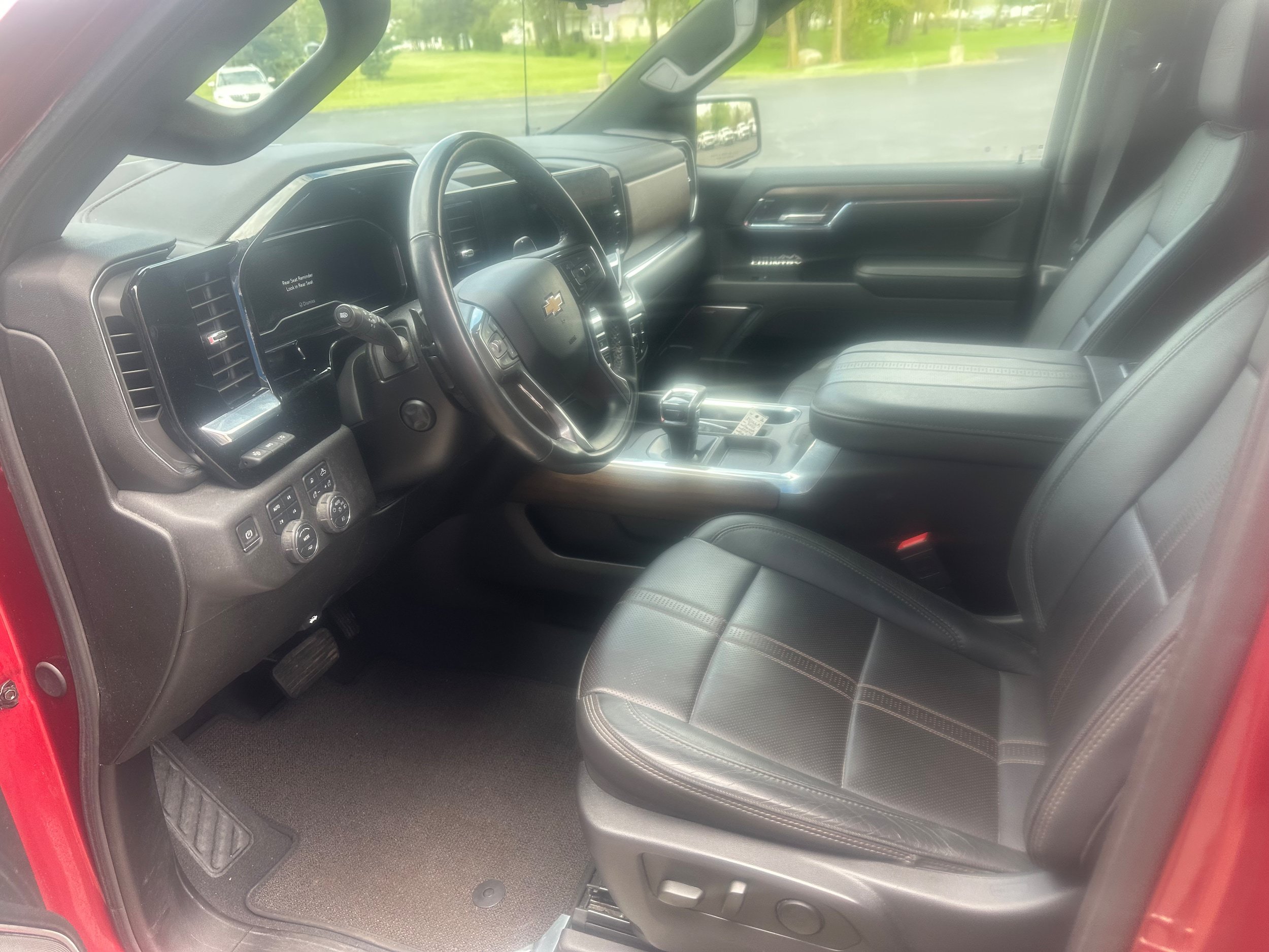 Used 2024 Chevrolet Silverado 1500 High Country w/ Technology Package AWD/4WD image 21