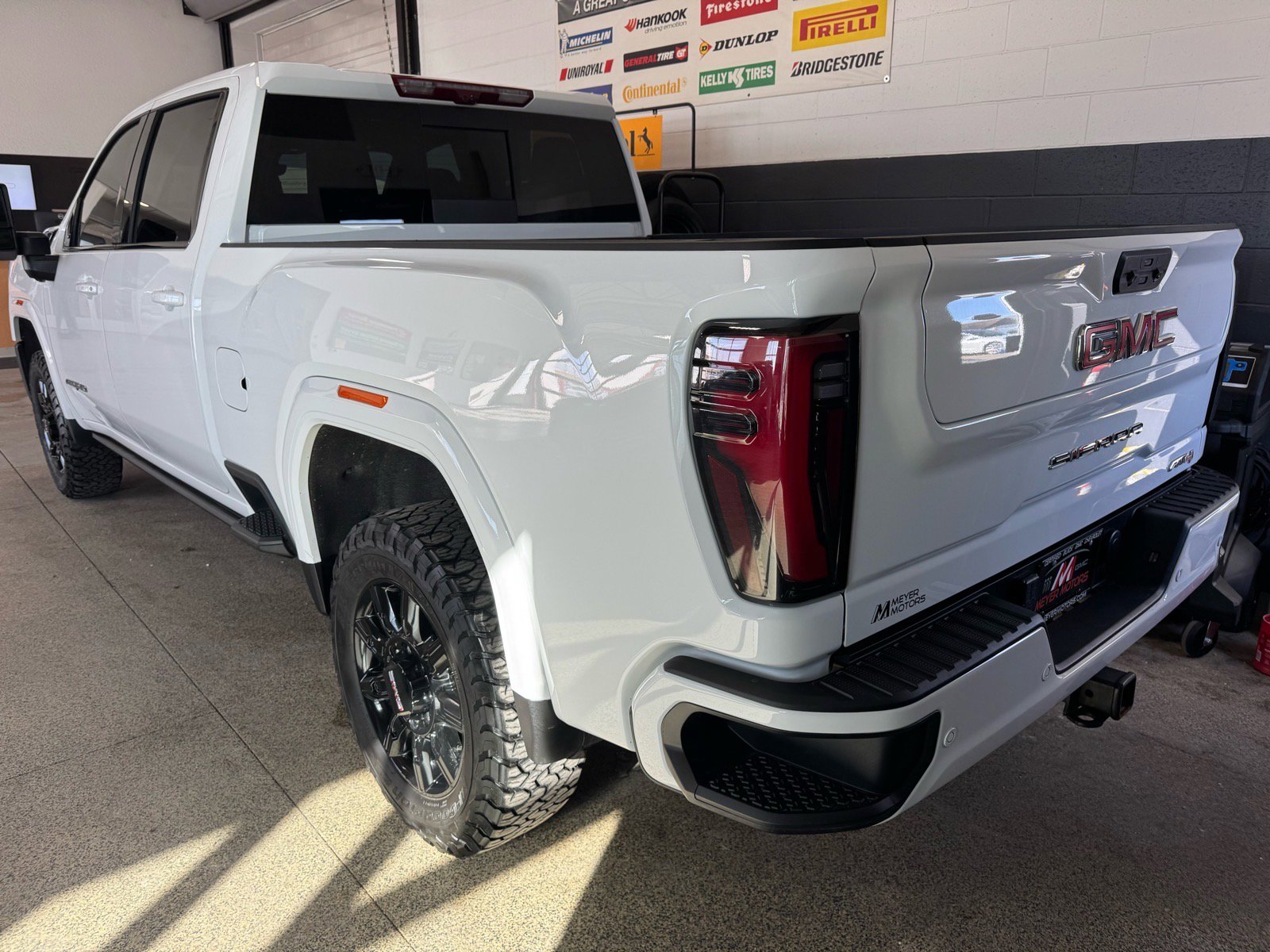 Used 2024 GMC Sierra 2500 AT4 w/ AT4 Premium Plus Package image 7