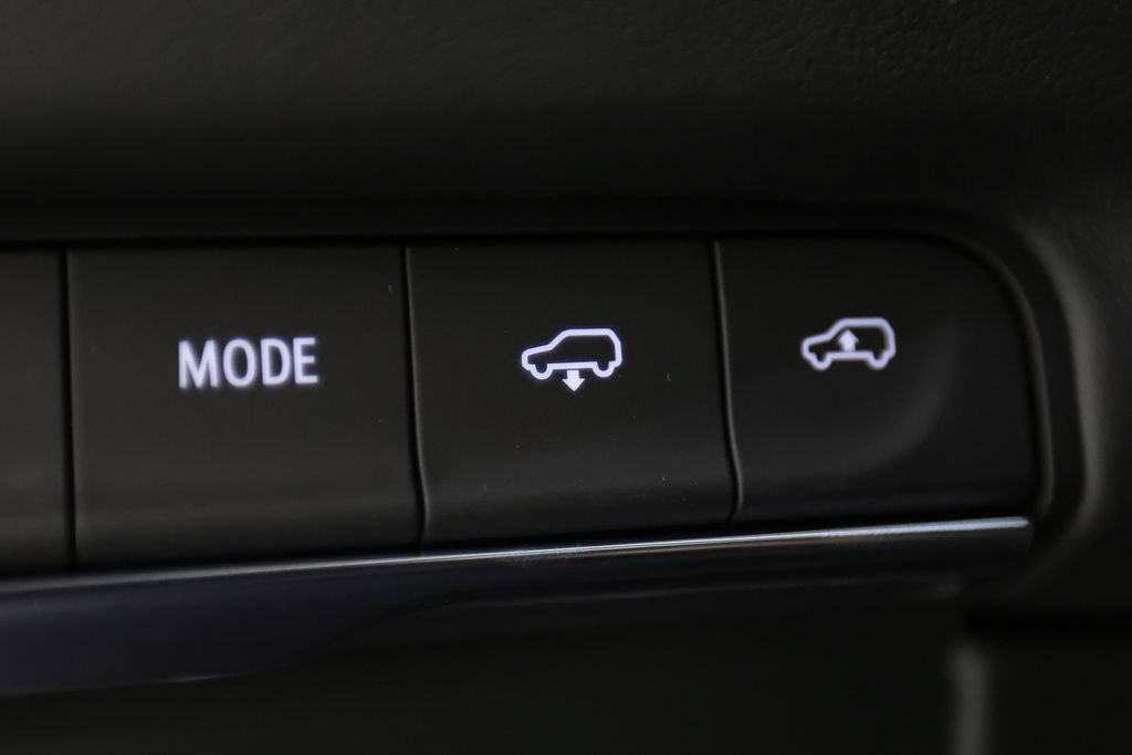 Used 2026 Cadillac Escalade Platinum Sport w/ LPO, ONYX Package AWD/4WD image 27
