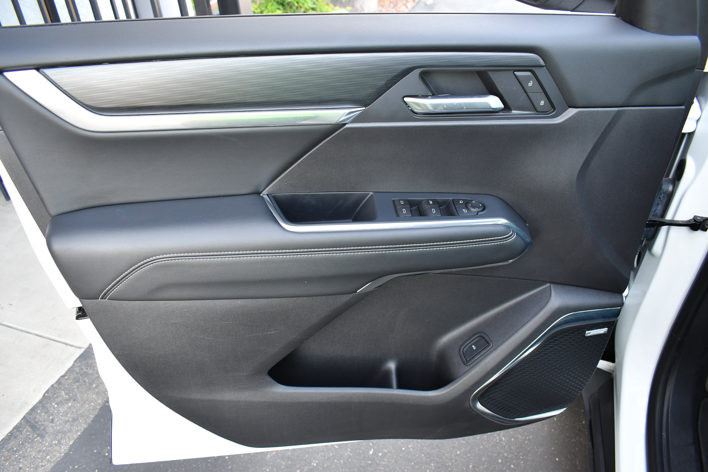 Used 2025 GMC Acadia Elevation FWD image 18